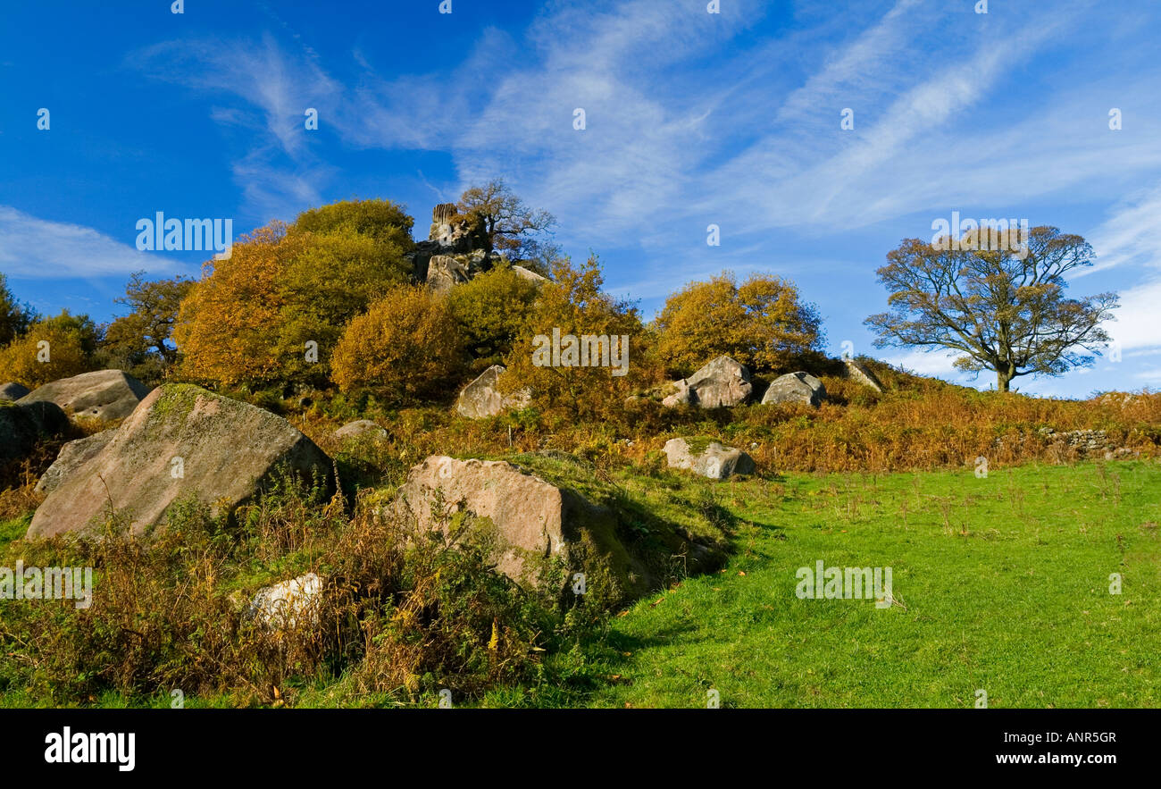 Robin Hood's stride o Mock Beggar's Hall vicino Birchover e Matlock nel Parco Nazionale di Peak District Derbyshire England Regno Unito Foto Stock