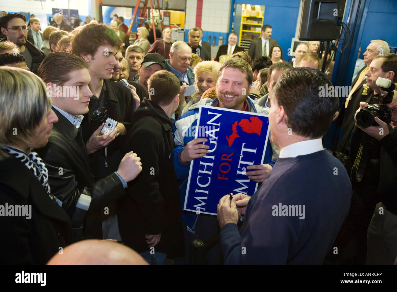 Warren Michigan Mitt Romney campagne per il presidente durante un rally a Macomb Community College Foto Stock