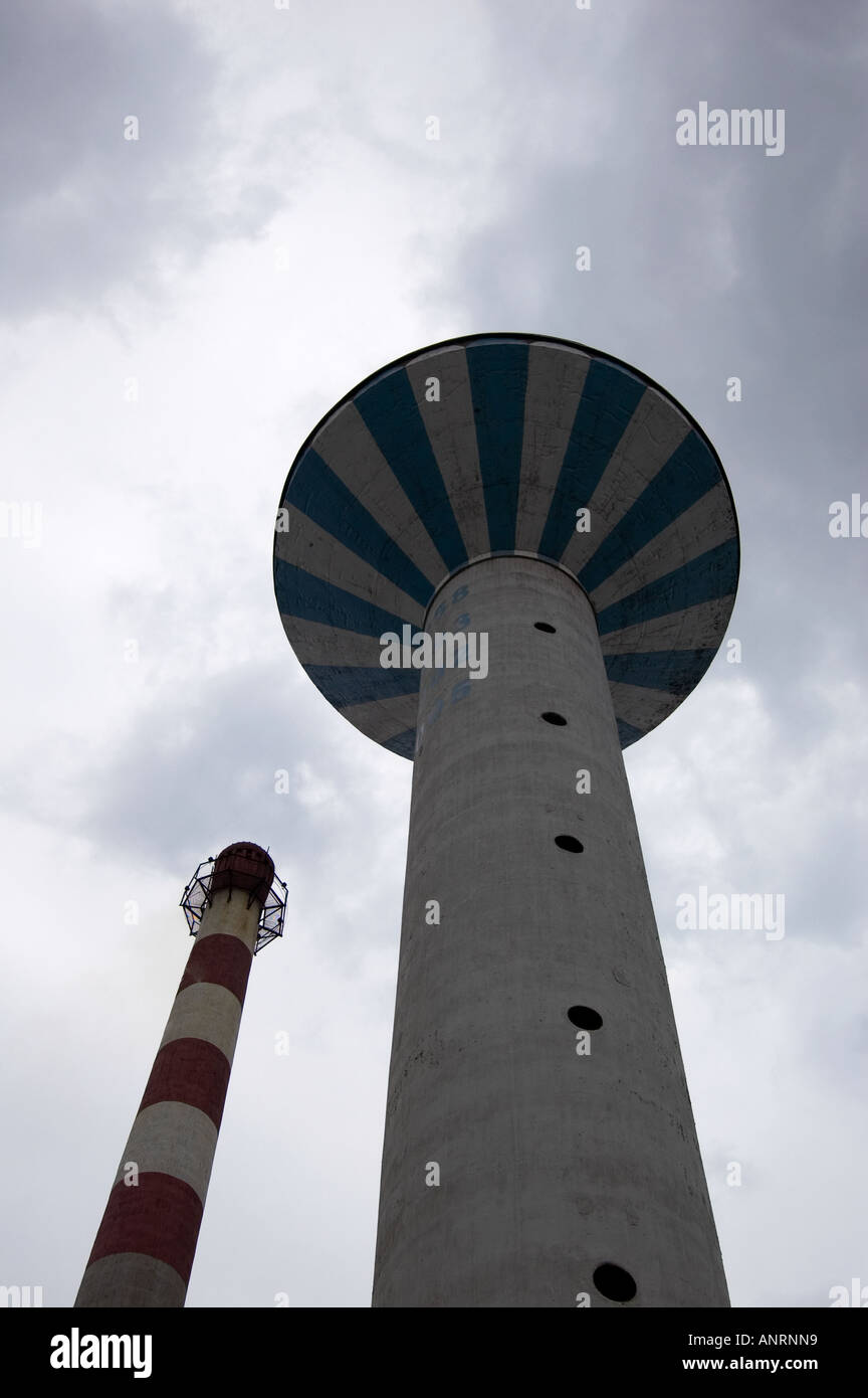 Water Tower e la pila di Nanjing Cina Foto Stock