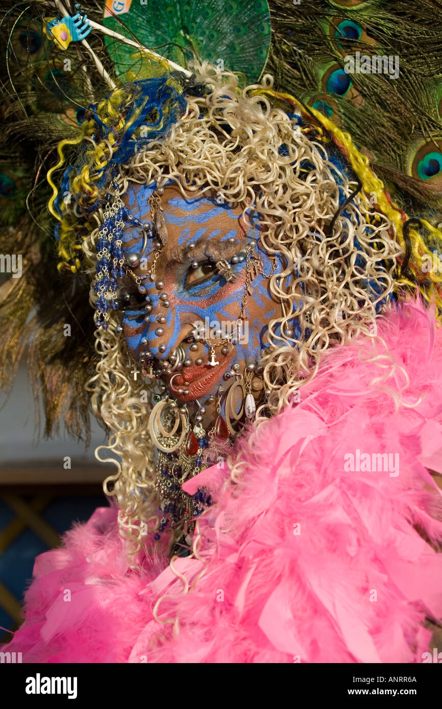 Ritratto di Ms Elaine Davidson Guinness world record per numero di piercing nel suo corpo Foto Stock