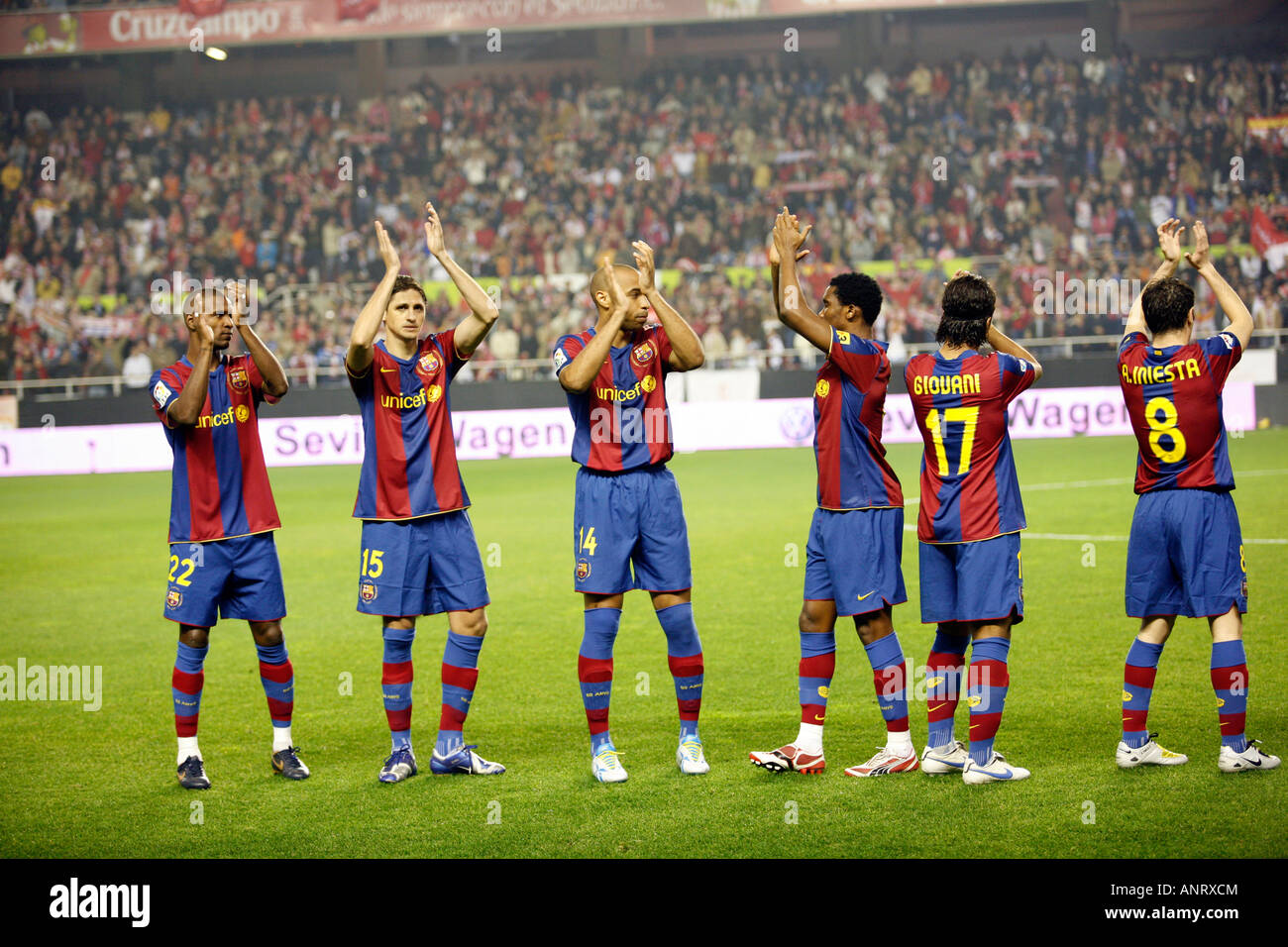FC Barcelona appaluding tifosi prima della partita Foto Stock