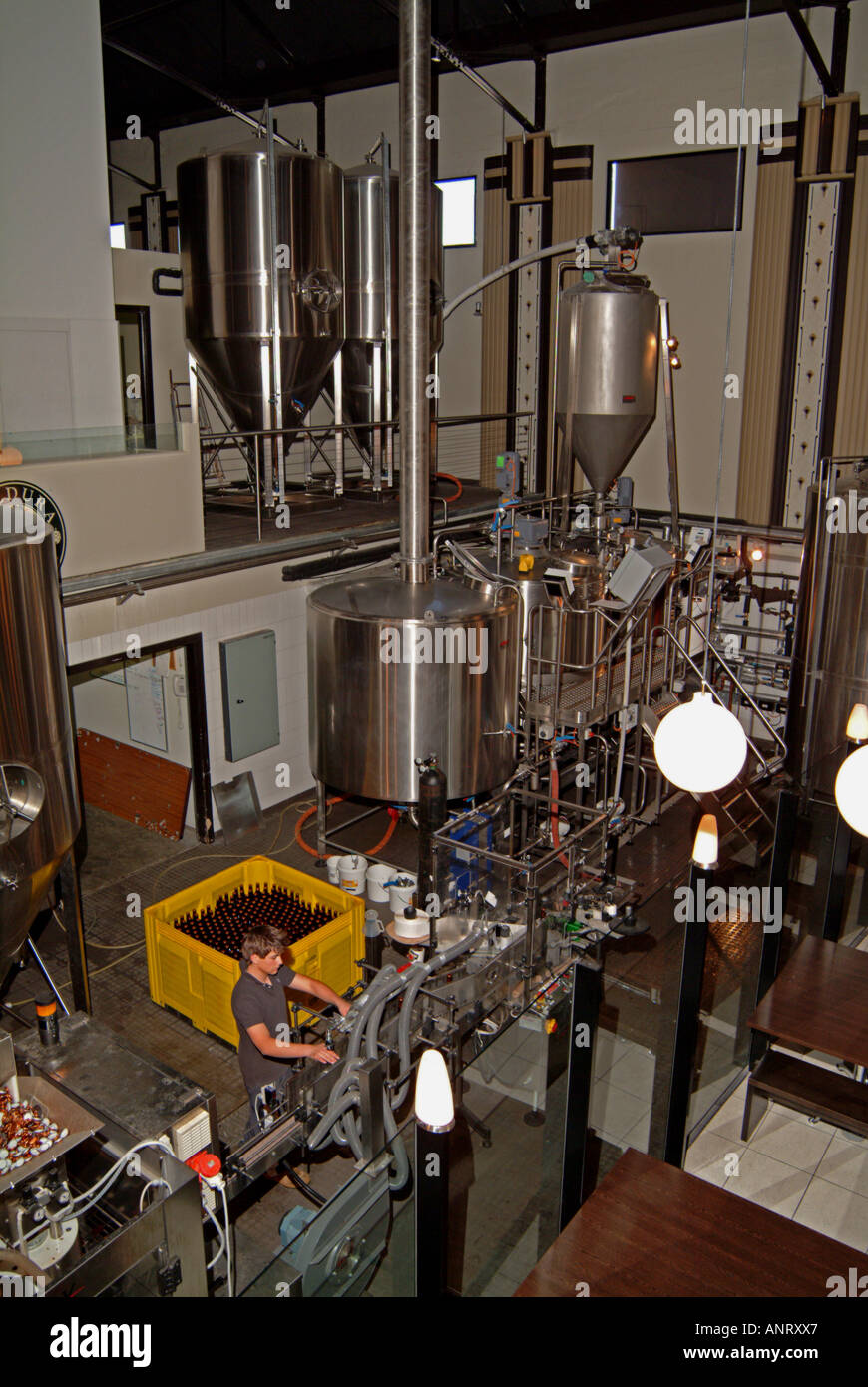 Un moderno micro birreria e impianto di imbottigliamento Mildura Australia Foto Stock