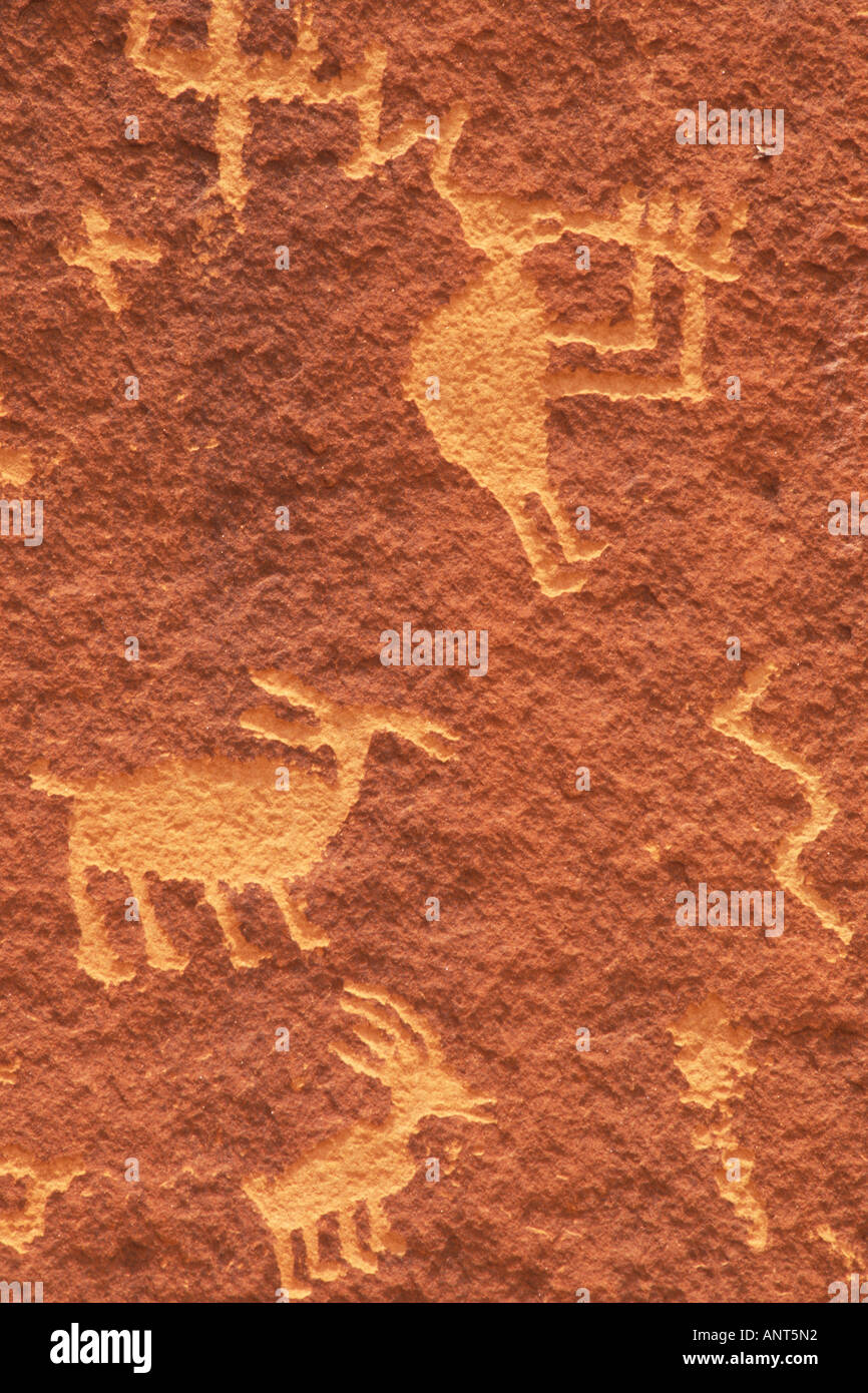 Villaggio di petroglifi del grande Kivas Zuni Pueblo indiano prenotazione New Mexico Foto Stock