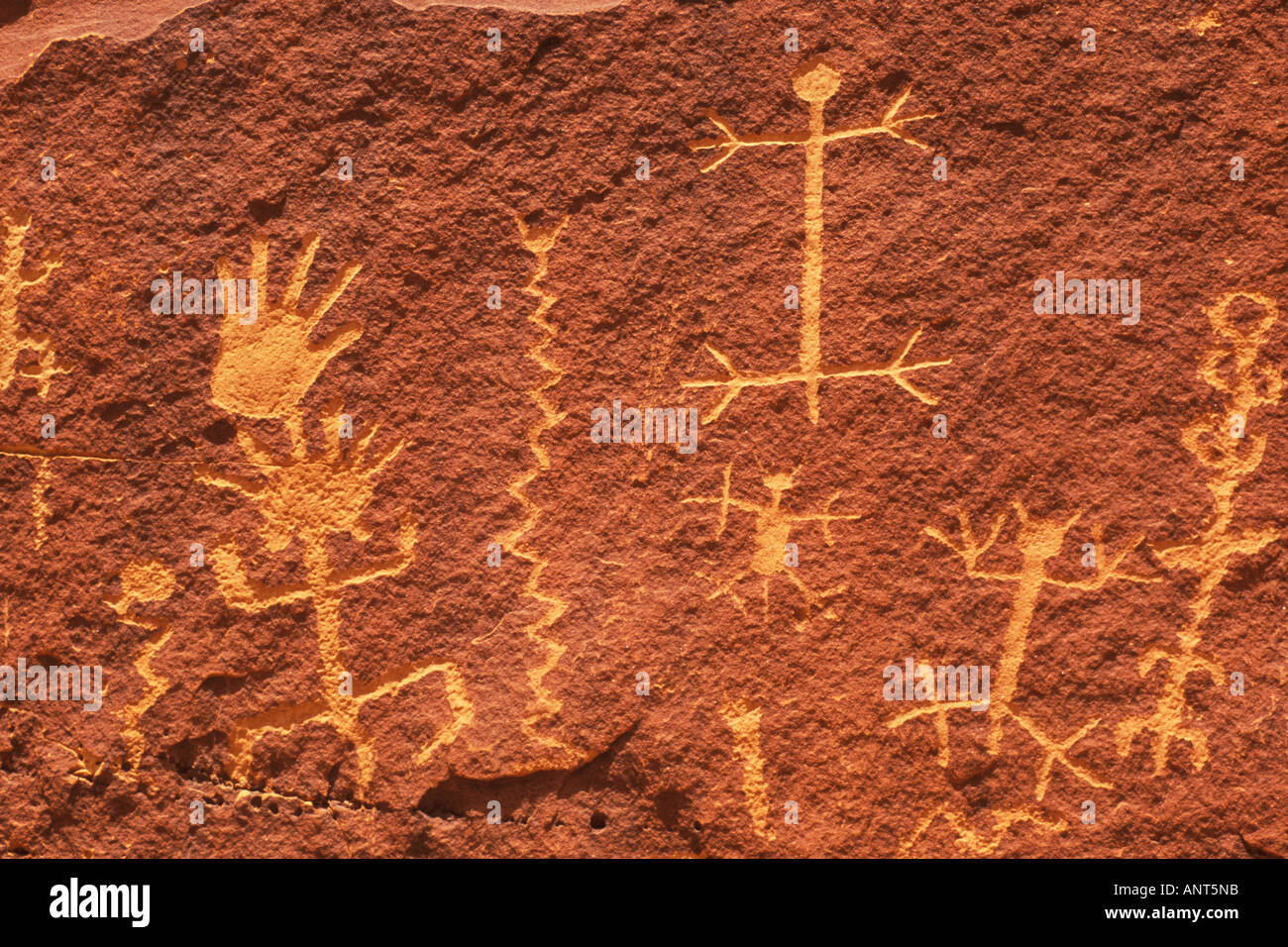 Villaggio di petroglifi del grande Kivas Zuni Pueblo indiano prenotazione New Mexico Foto Stock