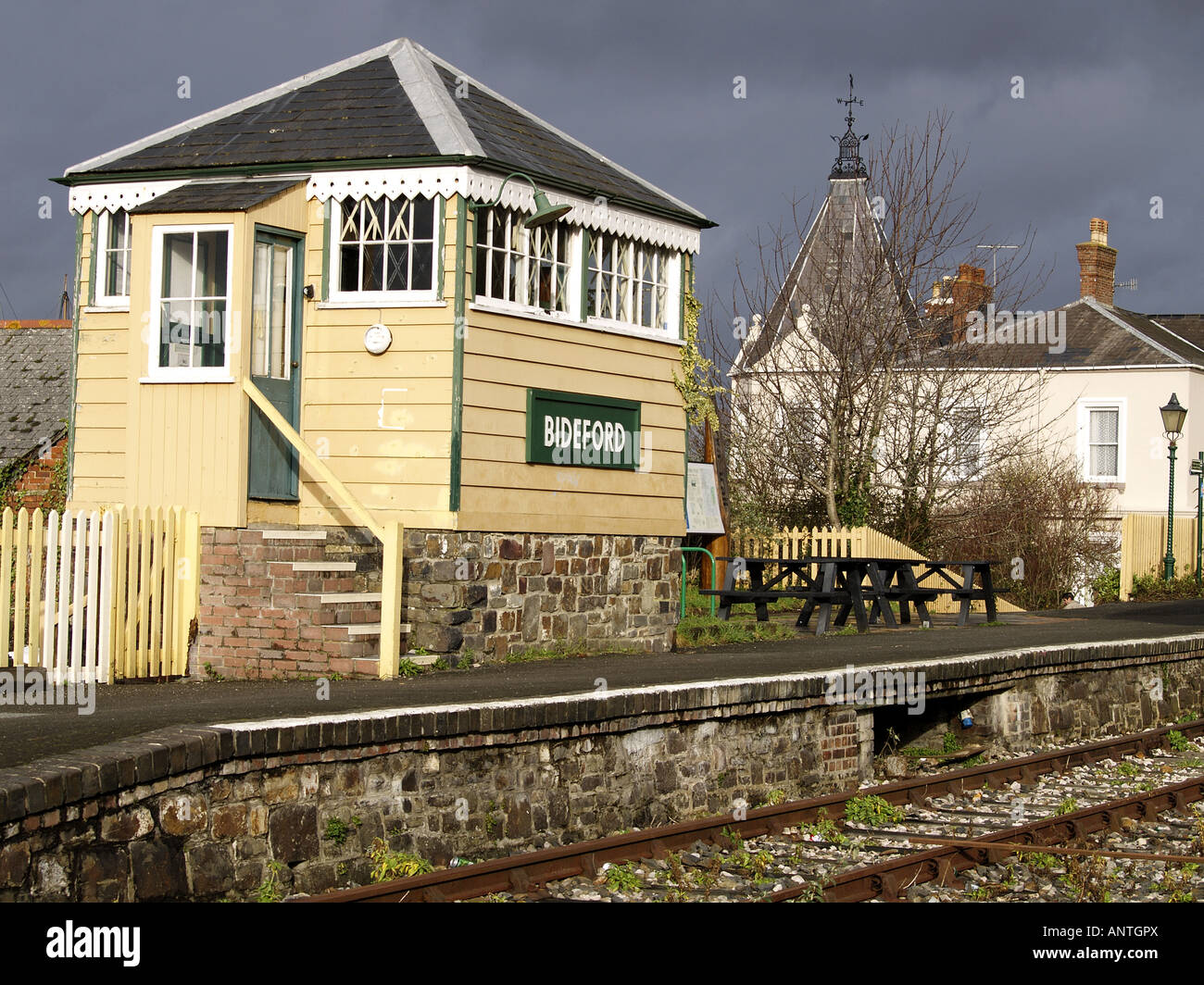 Bideford stazione ferroviaria, Devon, Regno Unito Non più in servizio, ora utilizzato come informazioni turistiche. Foto Stock