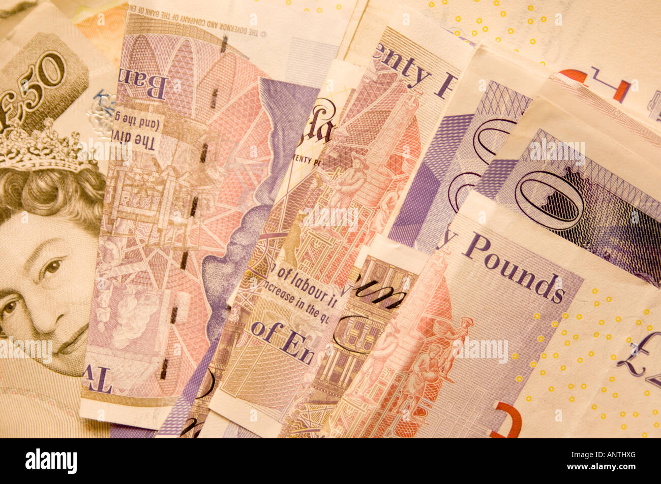 Regno Unito British sterling denaro banconote in valuta contante piegato Foto Stock