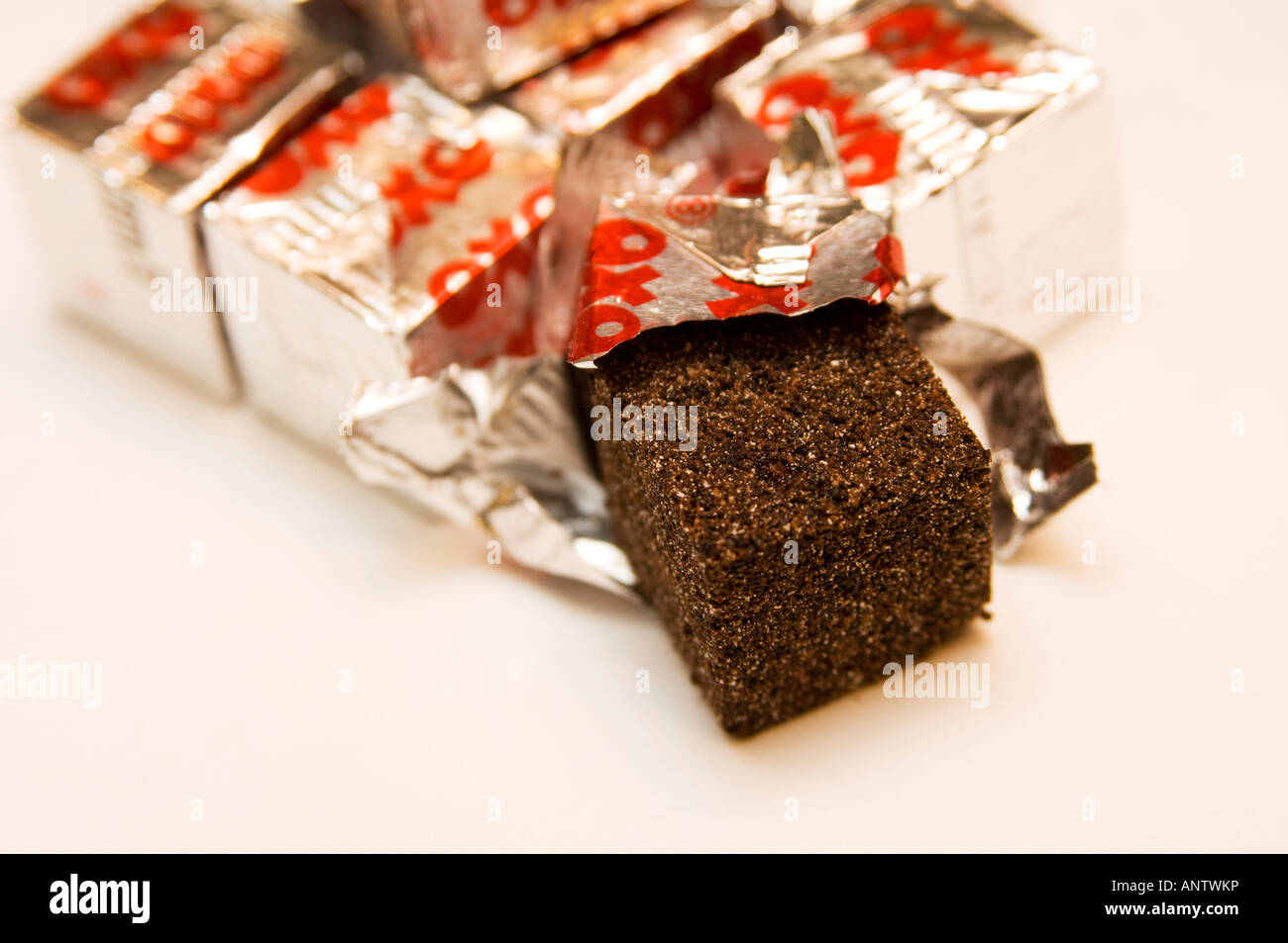 Osso del brodo di manzo cubi cibo inglese britannico icona alimento iconica REGNO UNITO Foto Stock