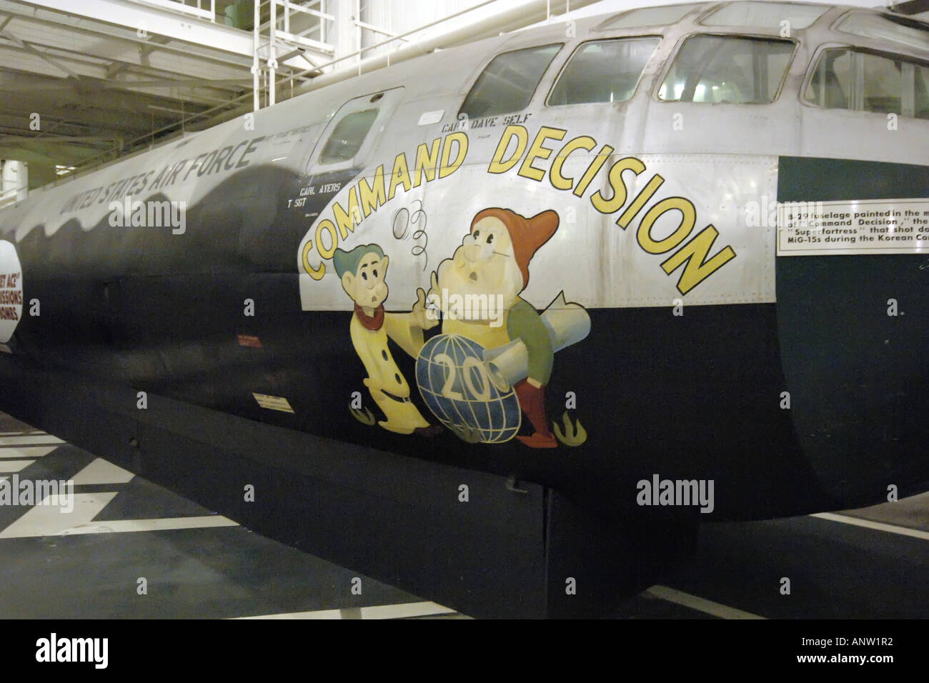 B29 Superfortress Noseart presso il Wright Patterson Air Force Museum di Dayton, Ohio. Foto Stock