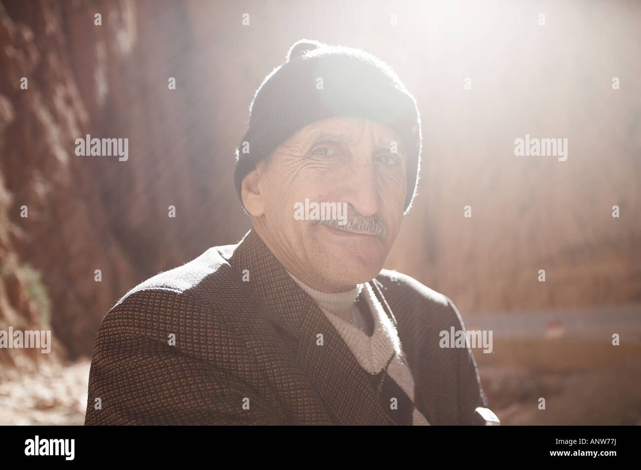 Un uomo marocchino a Todra gorge, Marocco Foto Stock