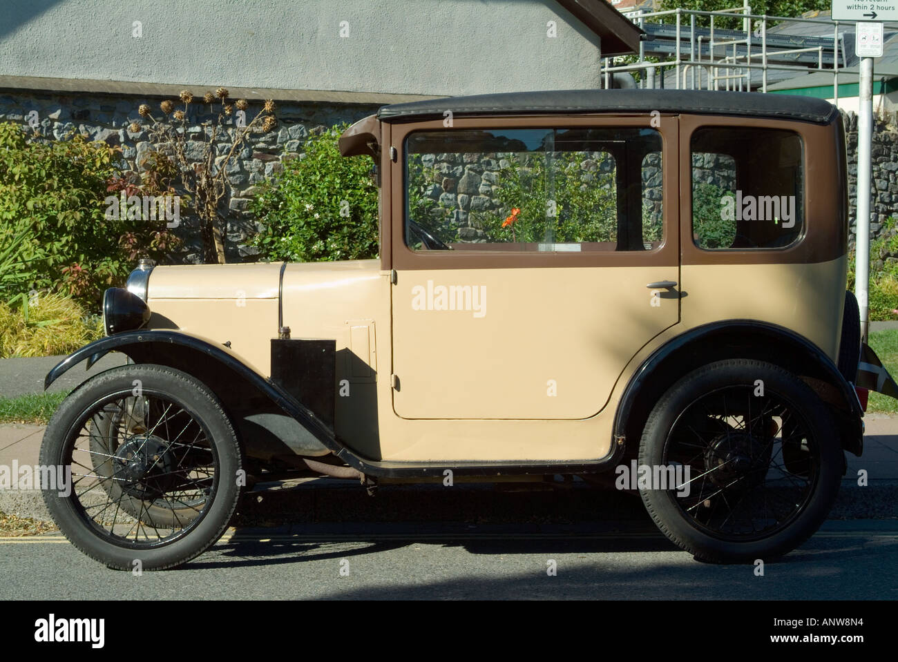 Austin 7 auto d'epoca in due colori, crema e marrone Foto Stock