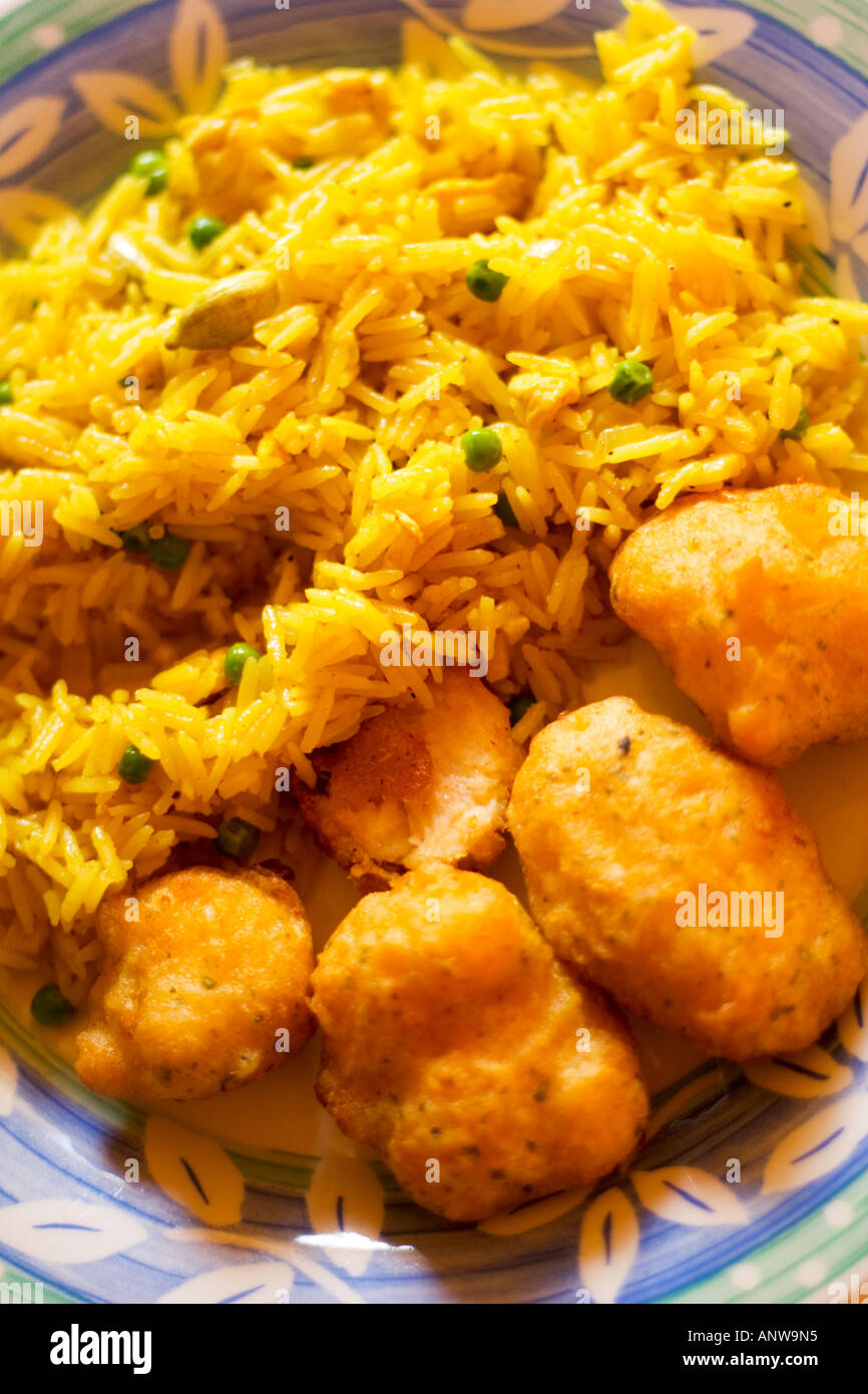 Una scorpacciata di indiani riso pilaf con pakora's Foto Stock