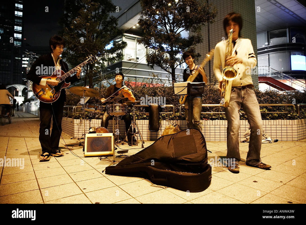 Jazz, musica, Giappone, Hiroshima, chitarra e sassofono, percussioni, basso Foto Stock