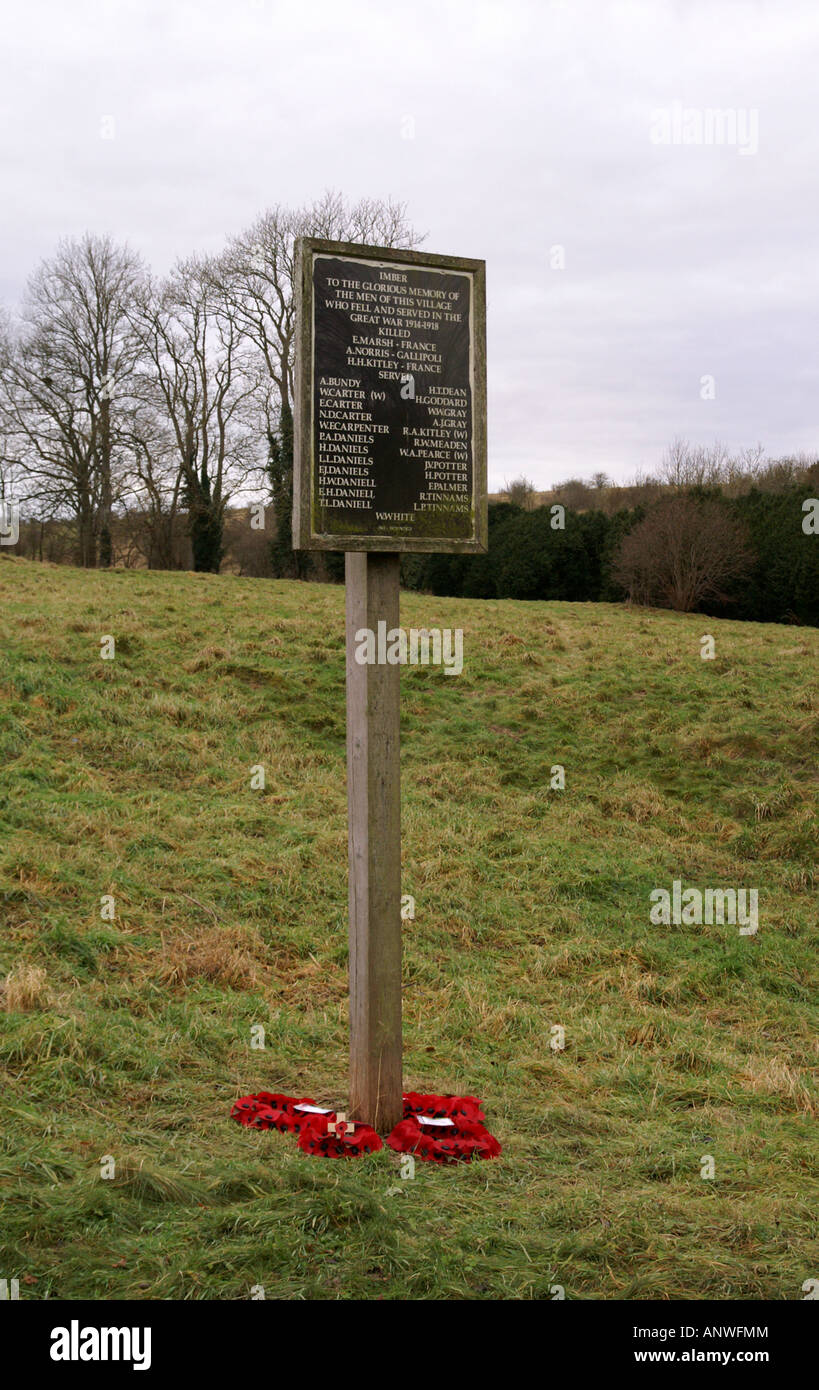 Memoriale di guerra a abbandonato Imber Village Salisbury Plain Inghilterra Foto Stock