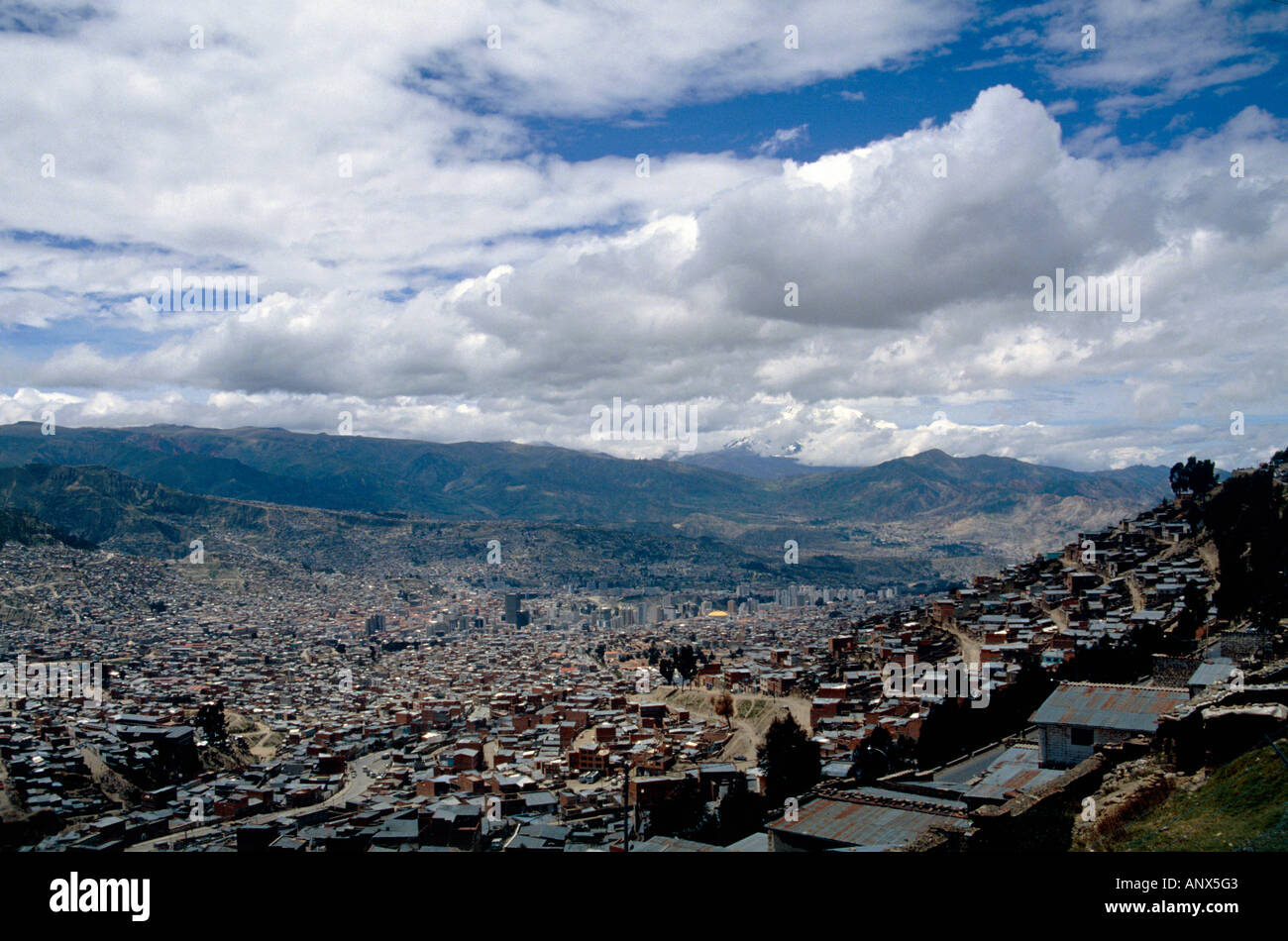 Città di La Paz vista dal quartiere di el alto al centro della Bolivia Foto Stock