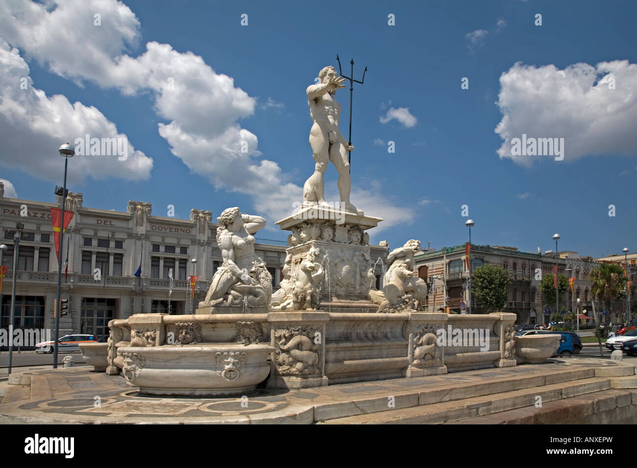 Fontana di Nettuno Palazzo del Governo Messina Sicilia Italia Foto Stock