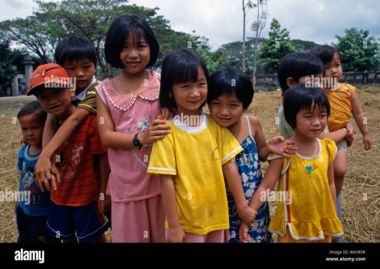 Il Vietnam, Binh Dinh Provincia, Tay figlio. Bambini locali. Foto Stock