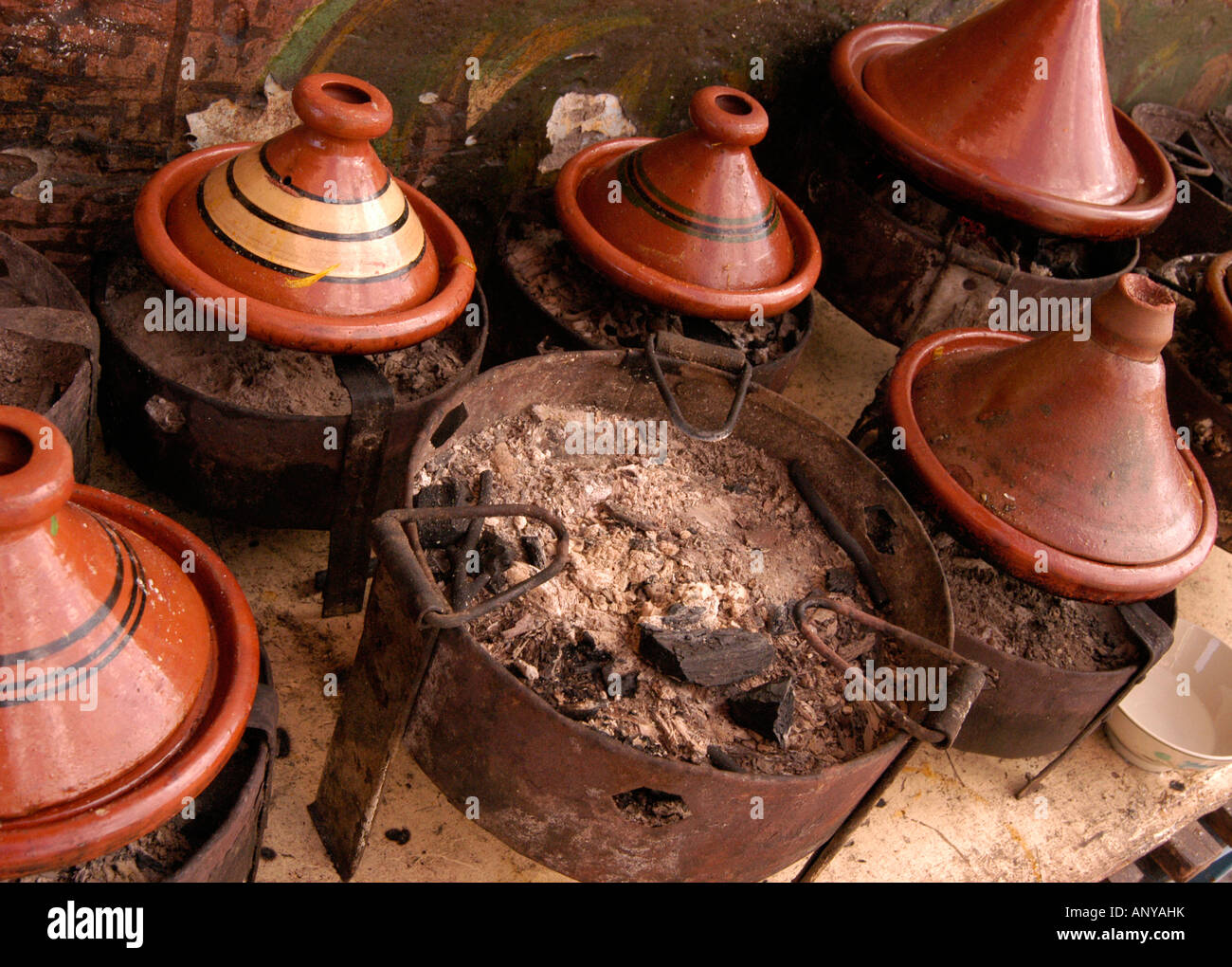 Gli ingredienti di base di una tagine marocchino Foto Stock