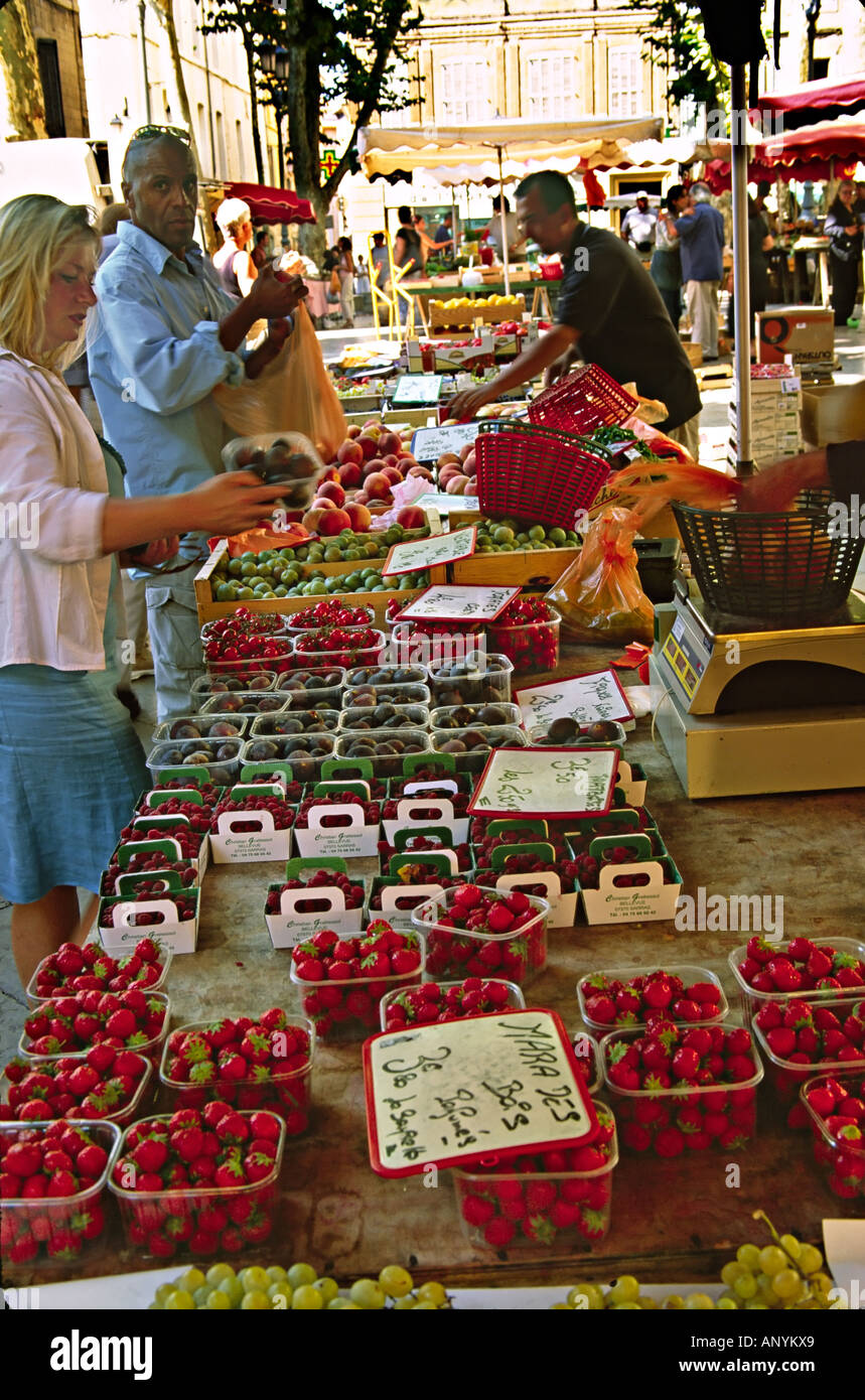 Francia, Aix en Provence, luogo di mercato Richelmi accanto a La Place de la Maire Foto Stock