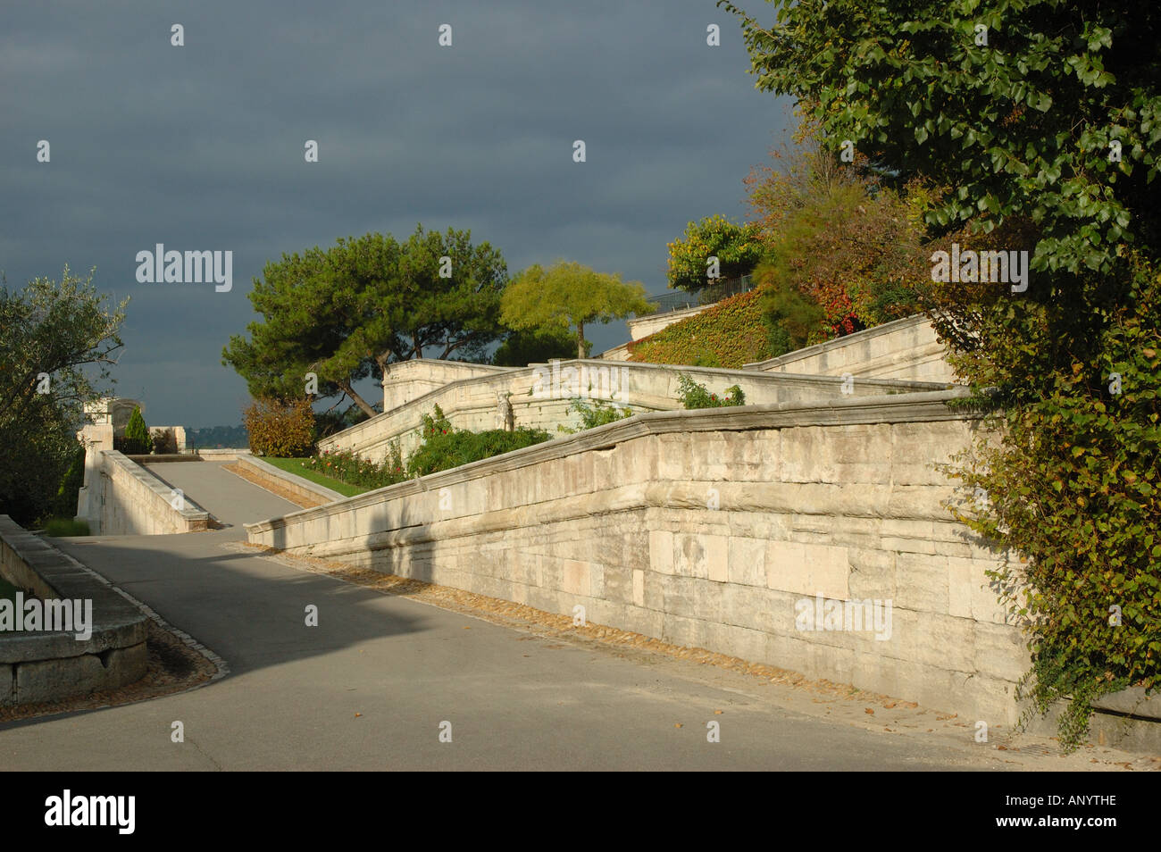 Francia, Avignone, Provenza, Rocher des Doms, Hillside Gardens Foto Stock