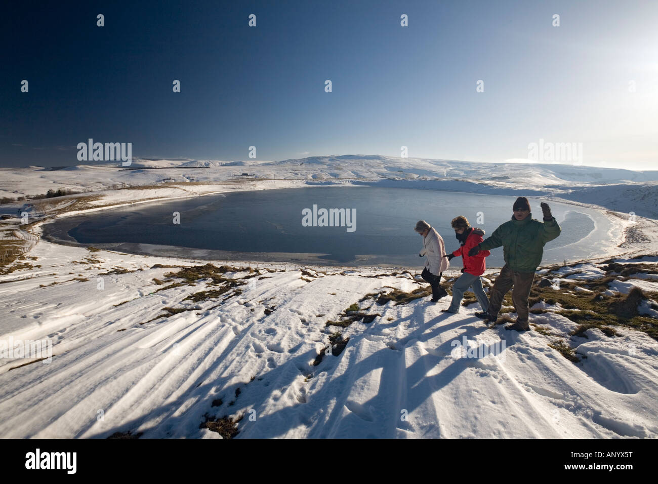 In inverno la Godivelle Lake (Puy de Dôme - Francia). Lac d'En-Haut, à la Godivelle (63850) en hiver (Puy de Dôme - Francia). Foto Stock