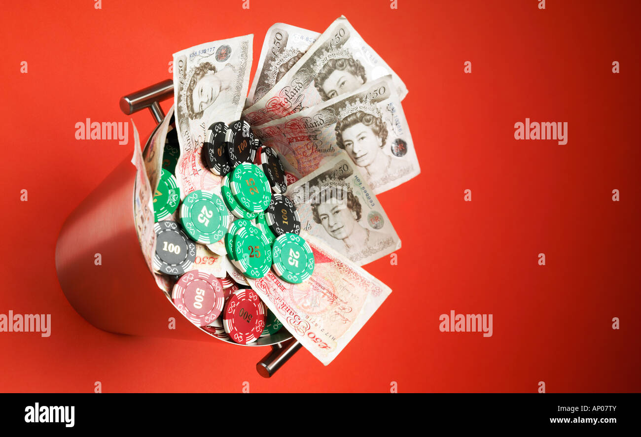 I chip della benna e contanti Foto Stock