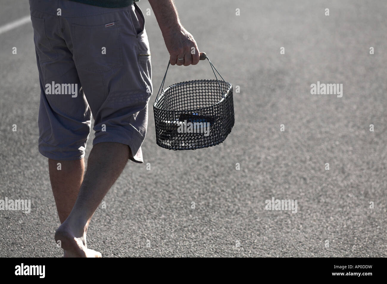 Il Cockle picker Francia Noirmoutier Foto Stock