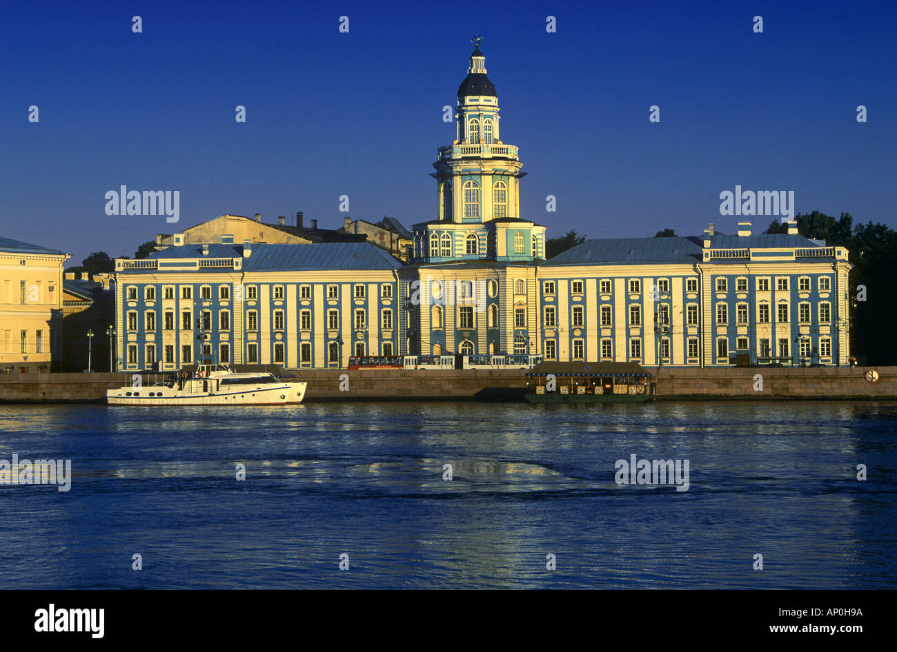 KUNSTKAMERA e il fiume Neva San Pietroburgo Russia Foto Stock