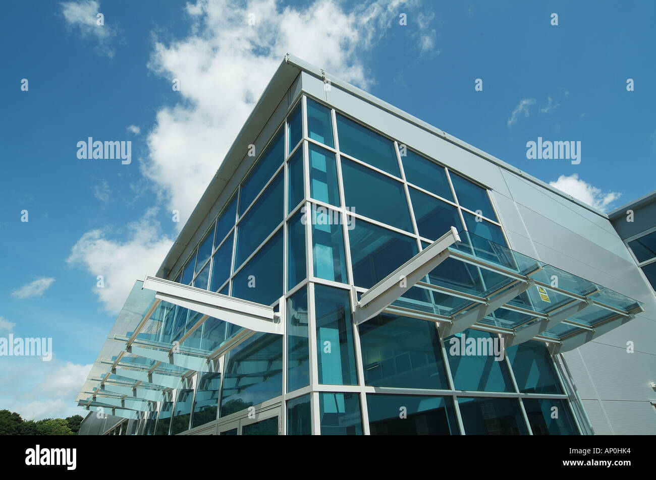 Esterno del moderno edificio per uffici Foto Stock