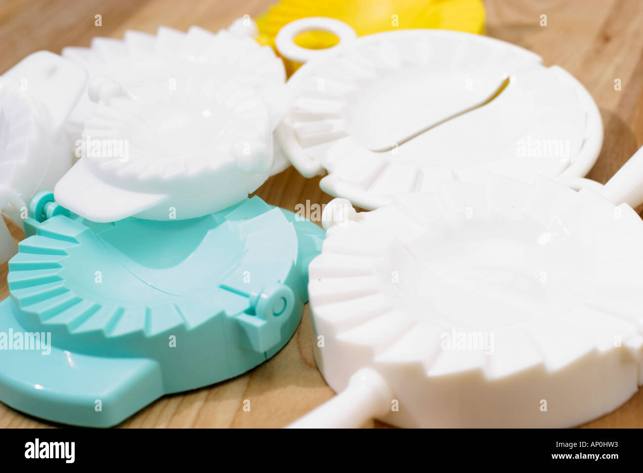 Canederlo di pressa utilizzata in Asia e in Europa orientale per fare degli gnocchi Foto Stock