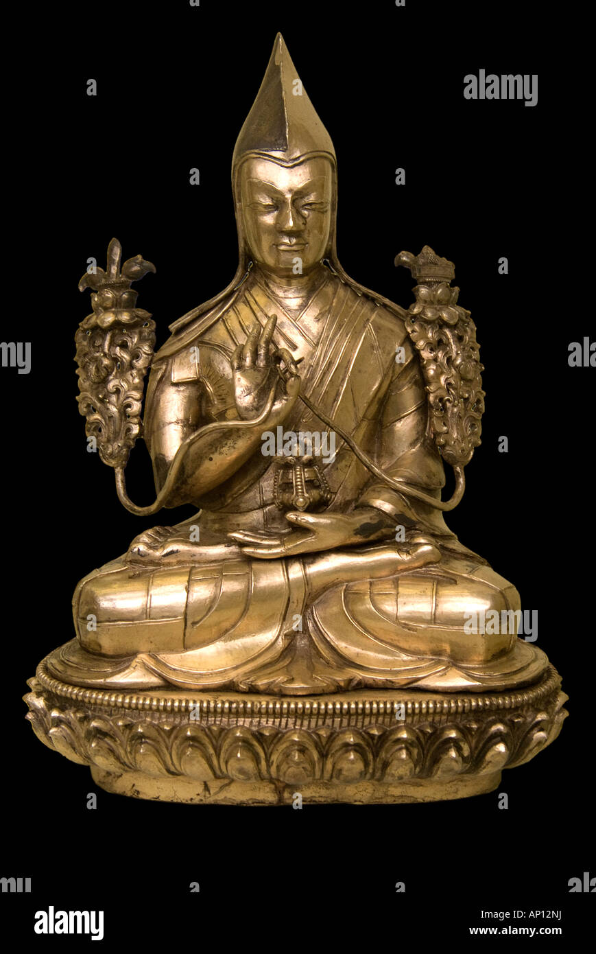 Tsongkpha-pa nero argento figura in abito monastico personalità storiche 1357 1419 fondatore di geluk pa giallo Setta Buddista hat Foto Stock