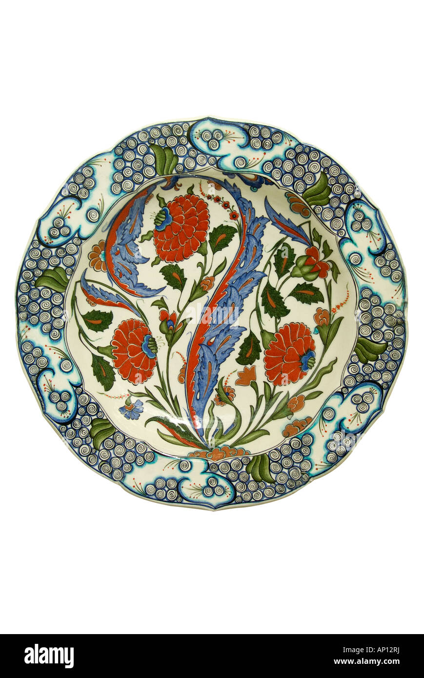 La Turchia polychrome kutahya 1986 piastra di piante e fiori modello organico smalto rosso blu bianco a foglia fine tipici souvenir in ceramica sud Foto Stock