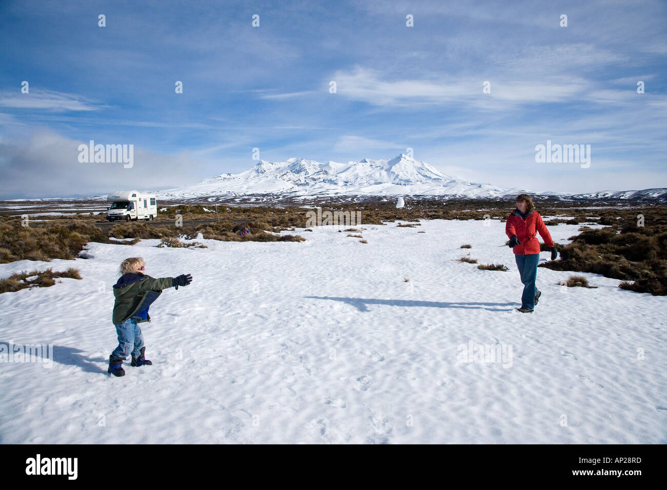 Snowball lotta Rangipo deserto e Mt Ruapehu Altopiano Centrale Isola del nord della Nuova Zelanda Foto Stock