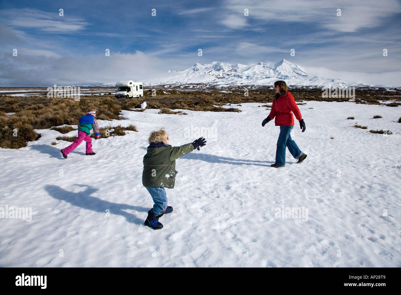 Snowball lotta Rangipo deserto e Mt Ruapehu Altopiano Centrale Isola del nord della Nuova Zelanda Foto Stock