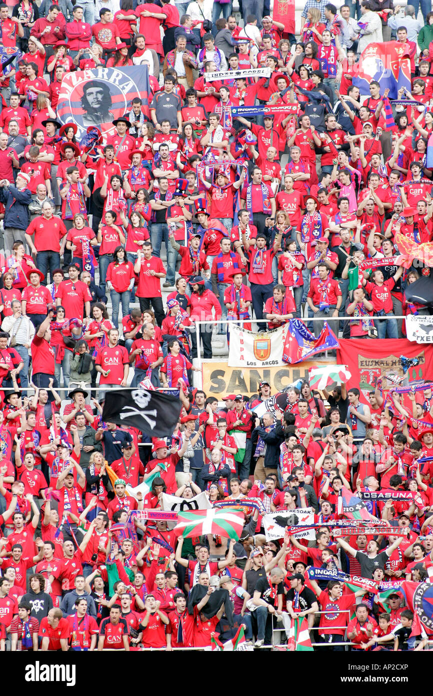 Stand affollato con CA Osasuna fan. Foto Stock