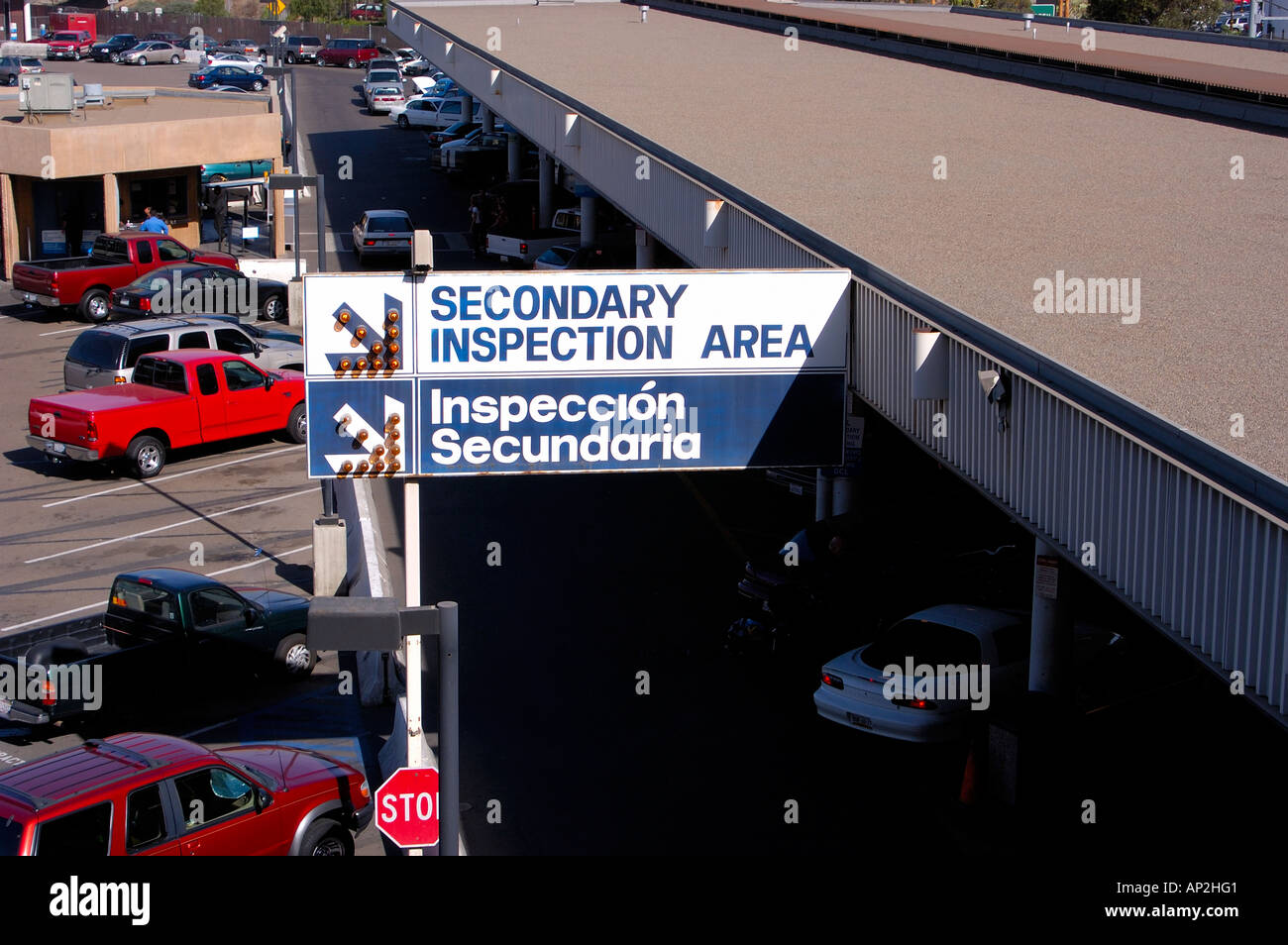 Il San Ysidro porto di entrata negli Stati Uniti veicolo secondario area di ispezione situato tra Tijuana, Messico e San Diego, CA Foto Stock