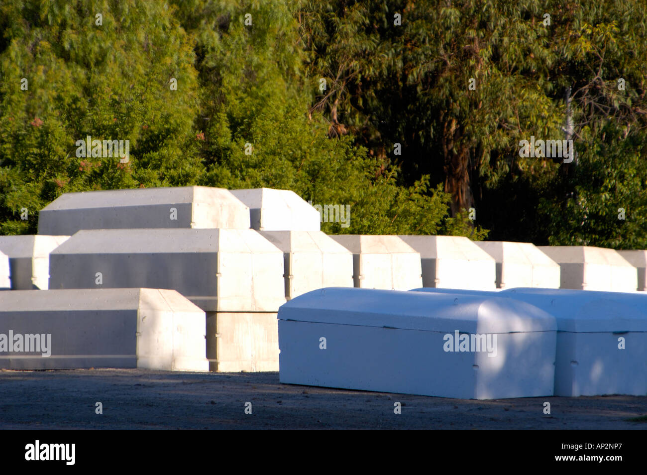 Gruppo di sepoltura concrete volte Mount Hope Cemetery, San Diego, California, Stati Uniti Foto Stock