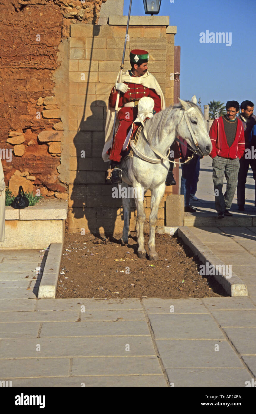 Royal Guard Mausoleo di Mohammed V Rabat Marocco Foto Stock