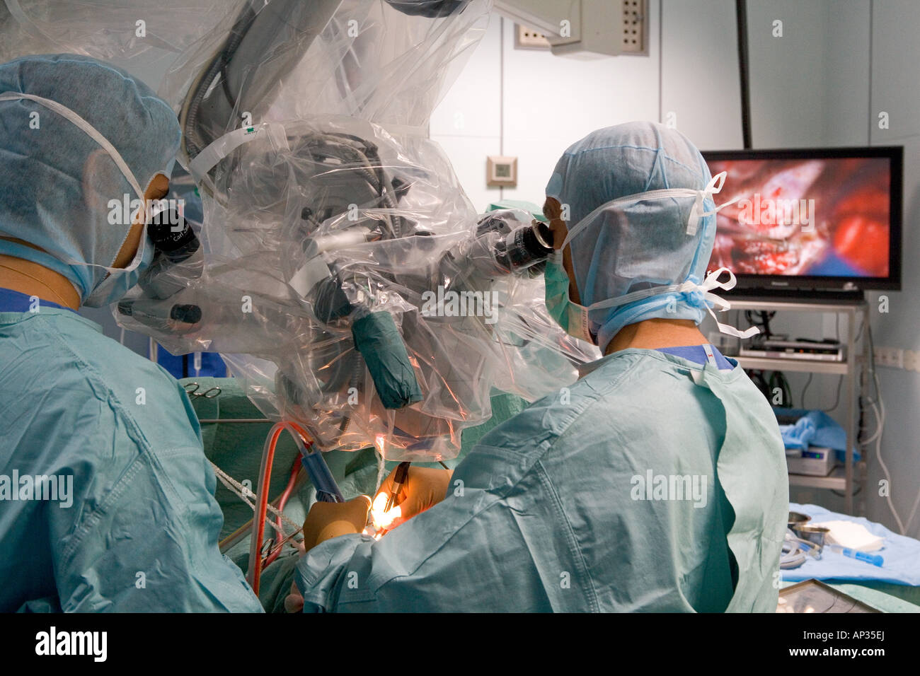 Il Prof M Samii è un uomo di medico di superlativi, una autorità internazionale in neurochirurgia, ha preso parte a più di 20.000 Foto Stock