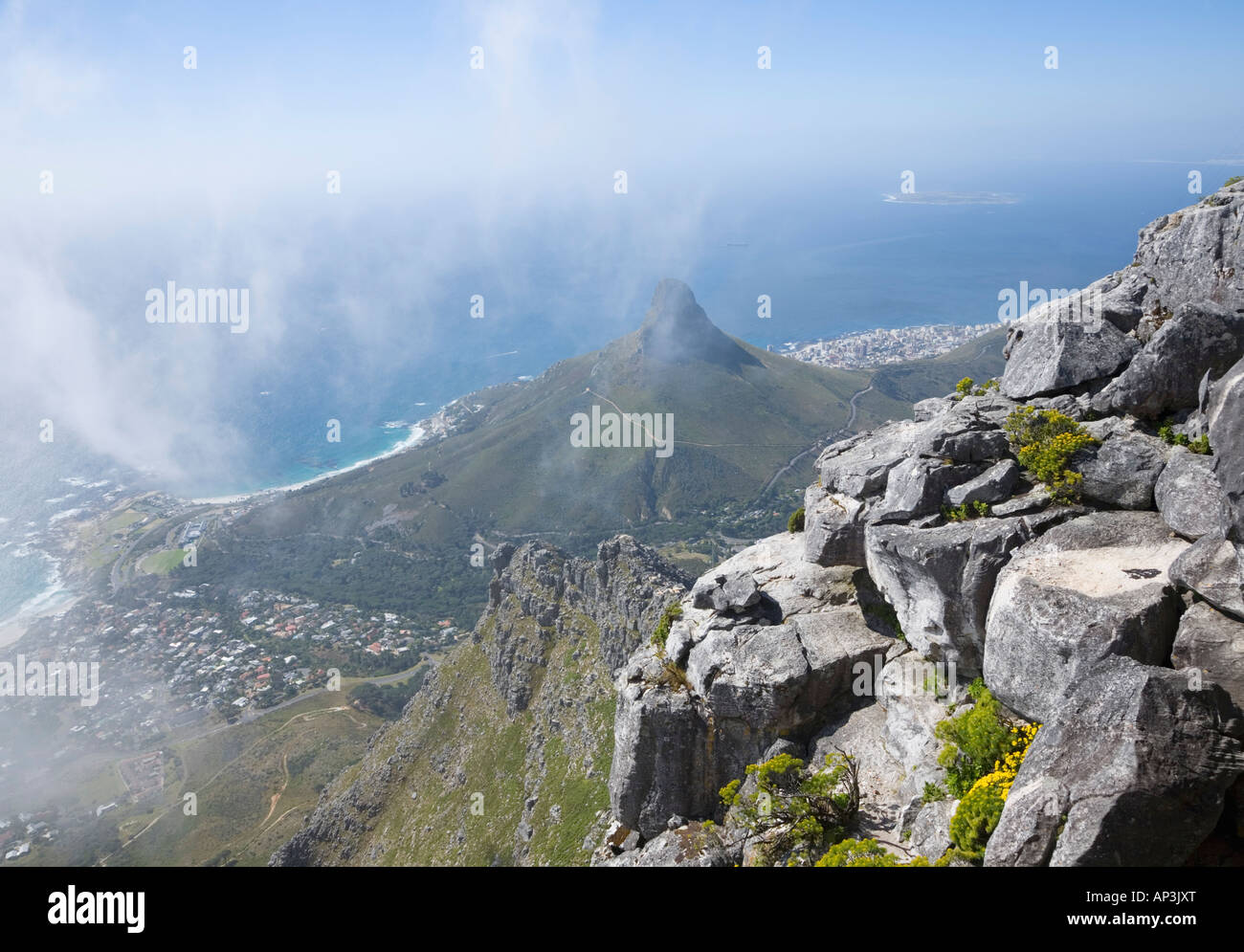 Vista della testa di leone dalla Montagna della Tavola Città del Capo Sud Africa Foto Stock