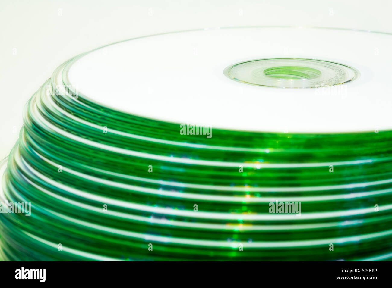 Una torre di CD vuoto ri-scrivibili Foto Stock