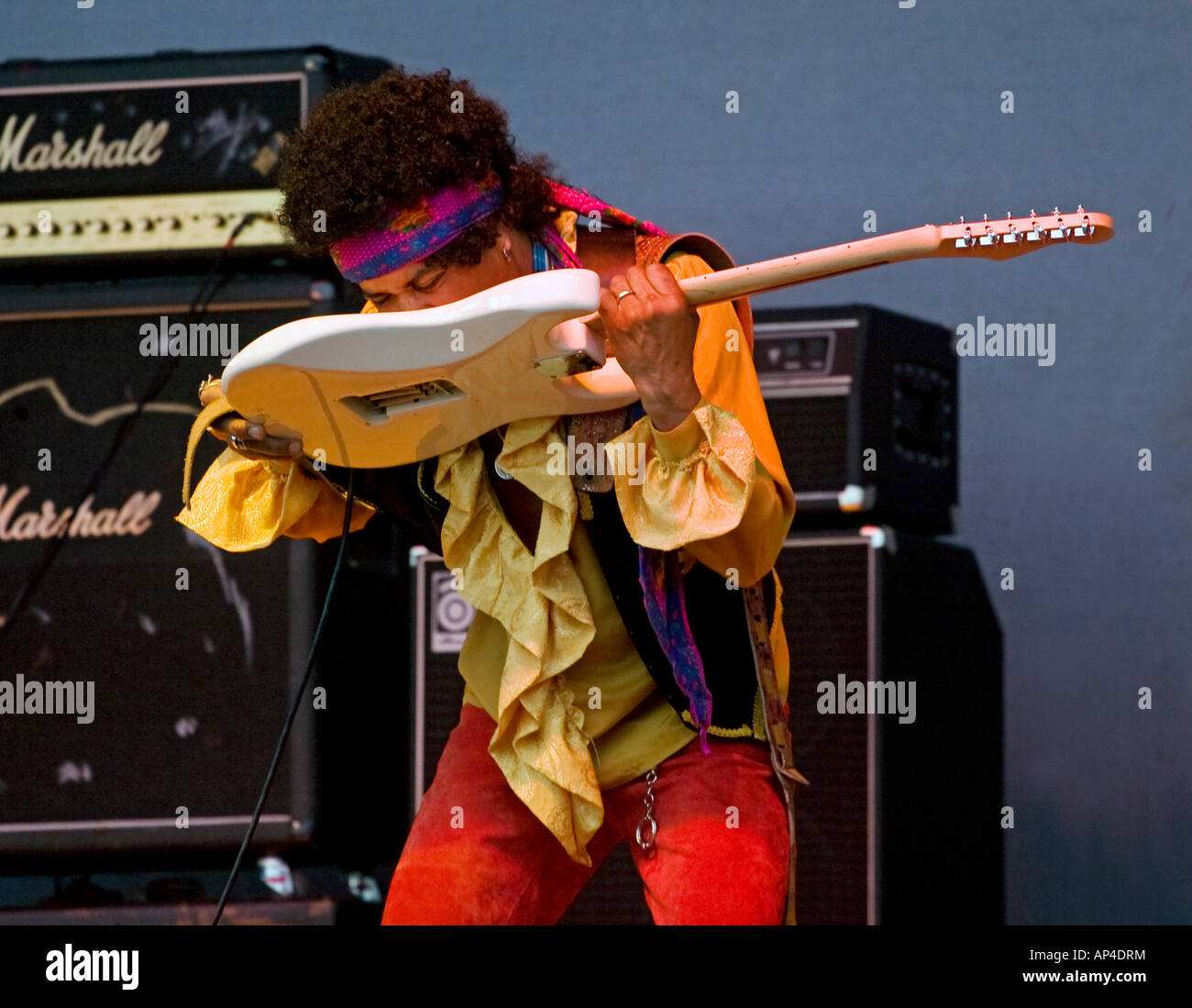 CARLTON POWARD gioca omaggio a Jimi Hendrix della SF Summer of Love Revue MONTEREY POP FESTIVAL 2007 CALIFORNIA Foto Stock