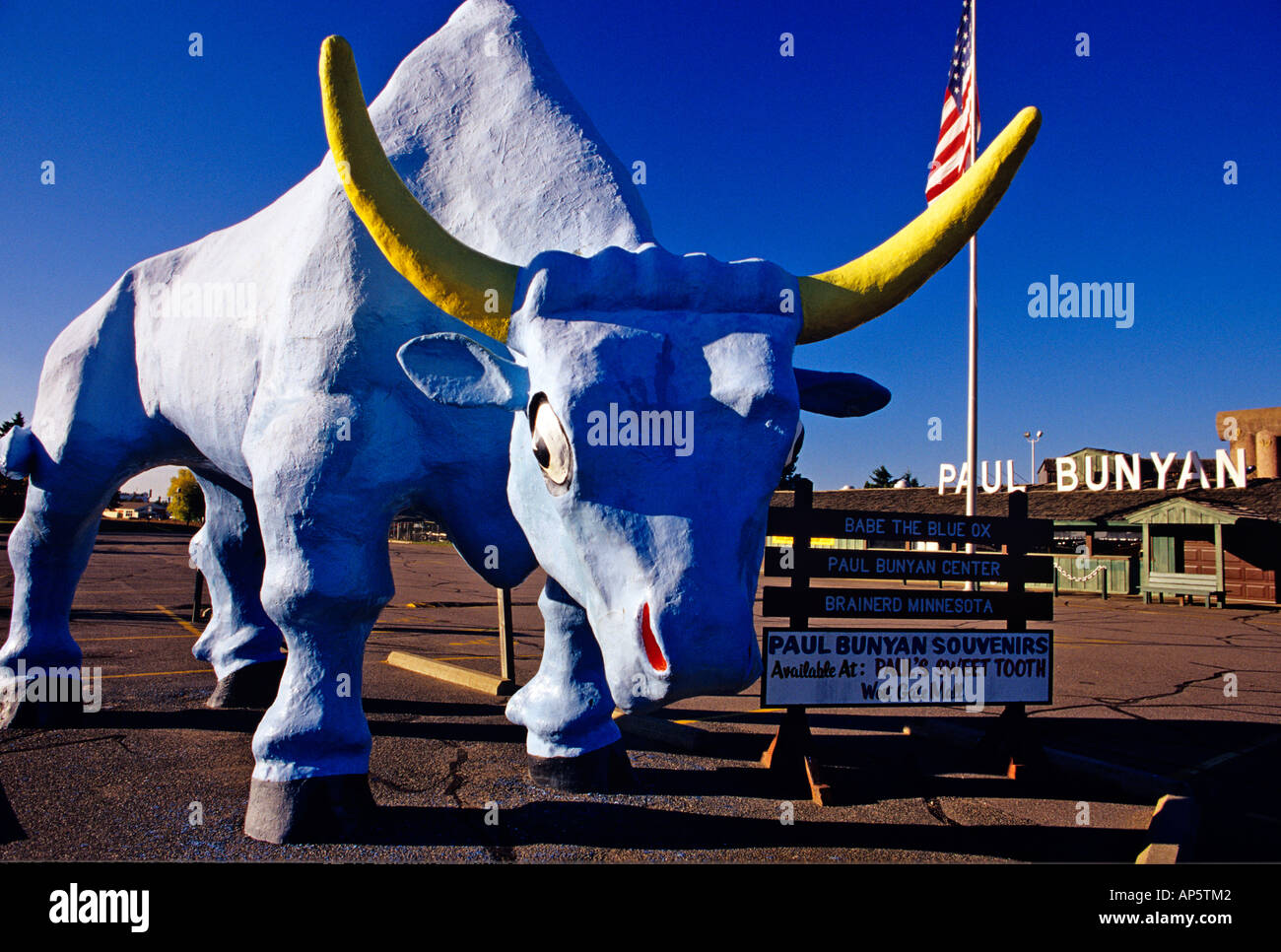 Il babe il bue blu statua in Brainerd, Minnesota, Stati Uniti d'America. Foto Stock