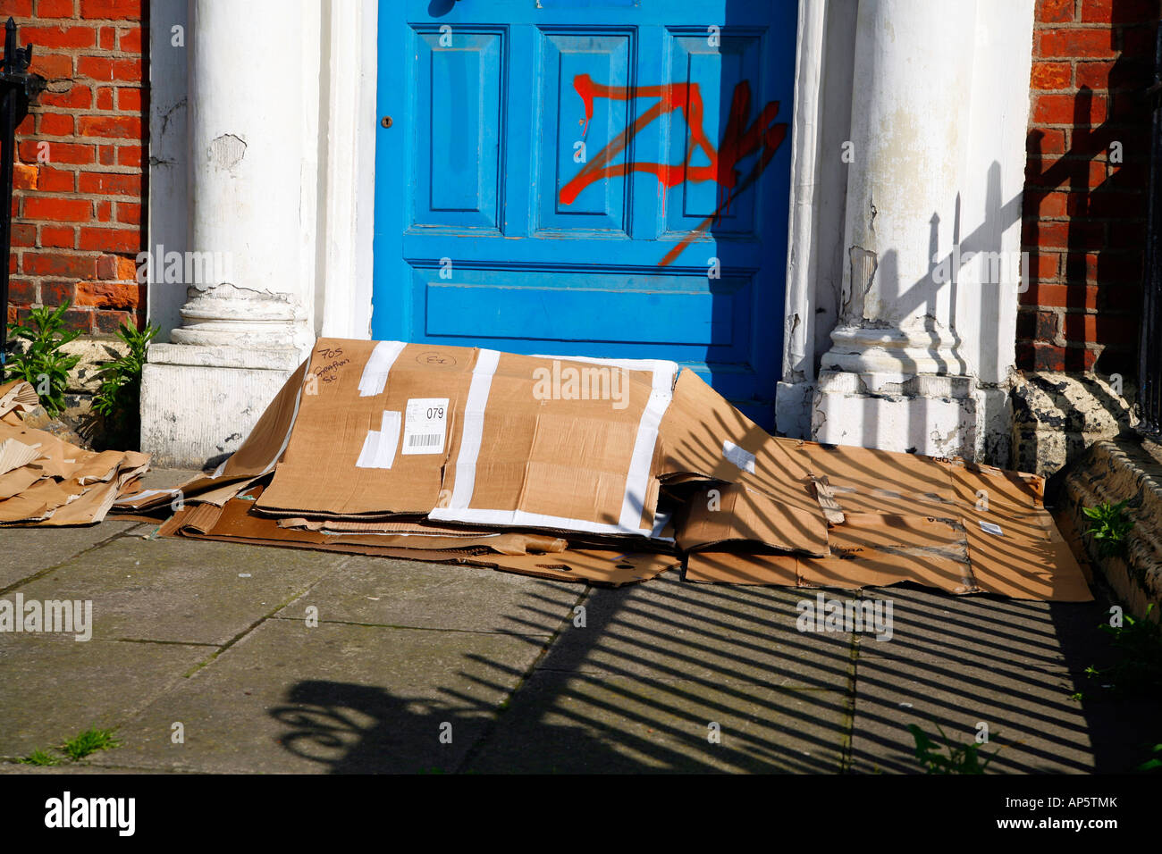 Sonno agitato in una porta nella città di Dublino Irlanda Foto Stock