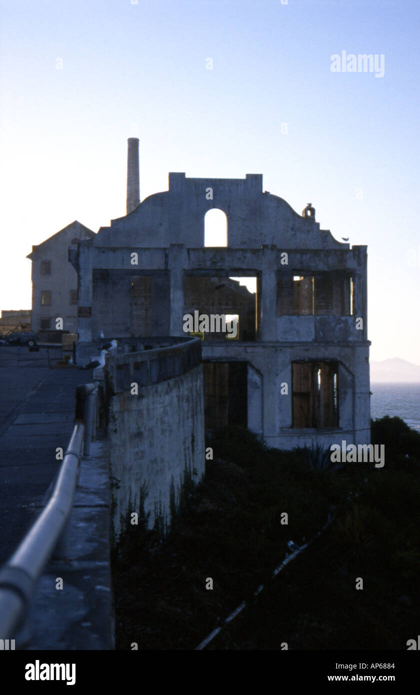 Edificio abbandonato su Alcaraz isola parte del personale carcerario quarti Foto Stock
