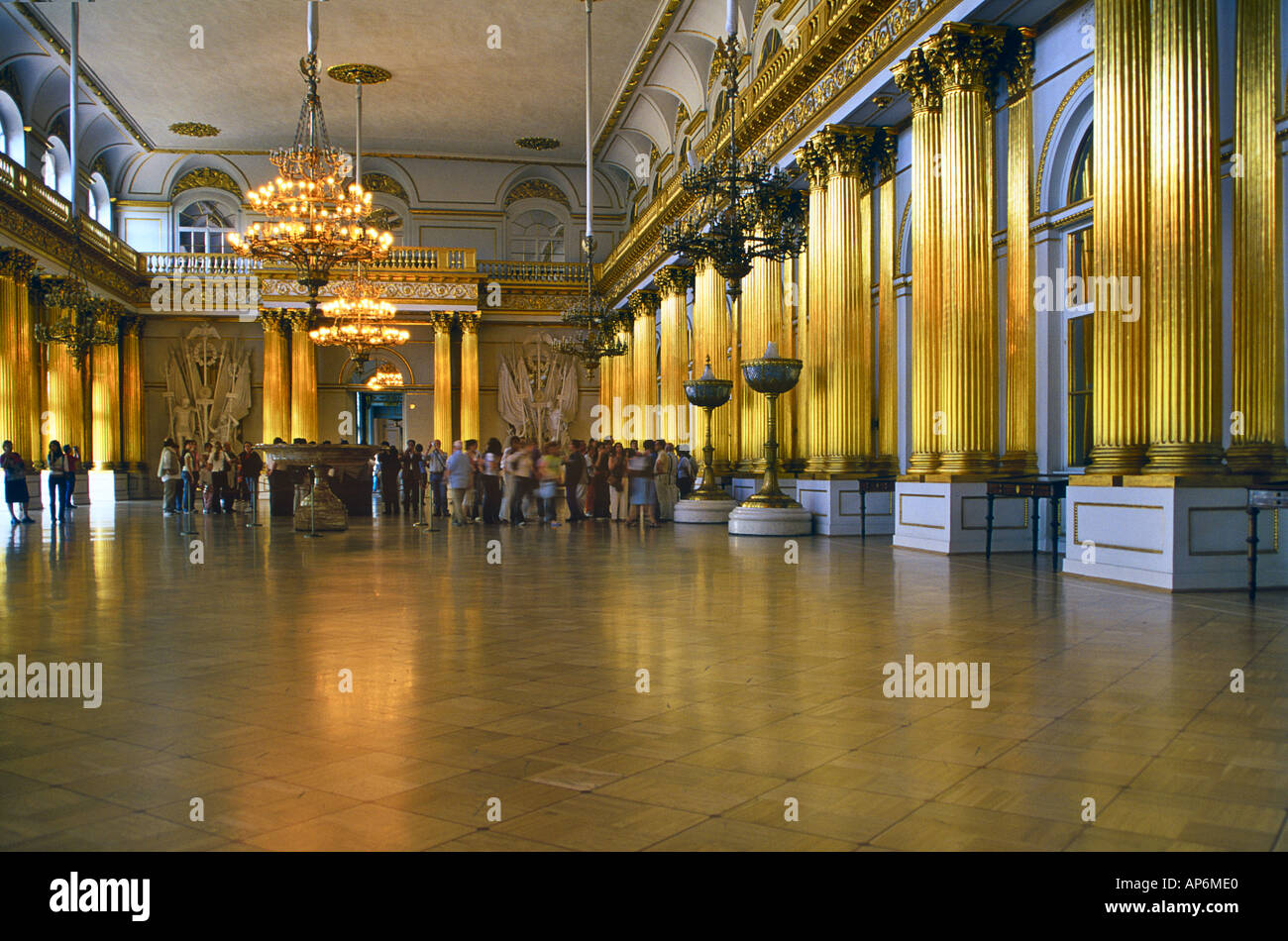Costa di bracci ROOM WINTER PALACE San Pietroburgo Russia Foto Stock