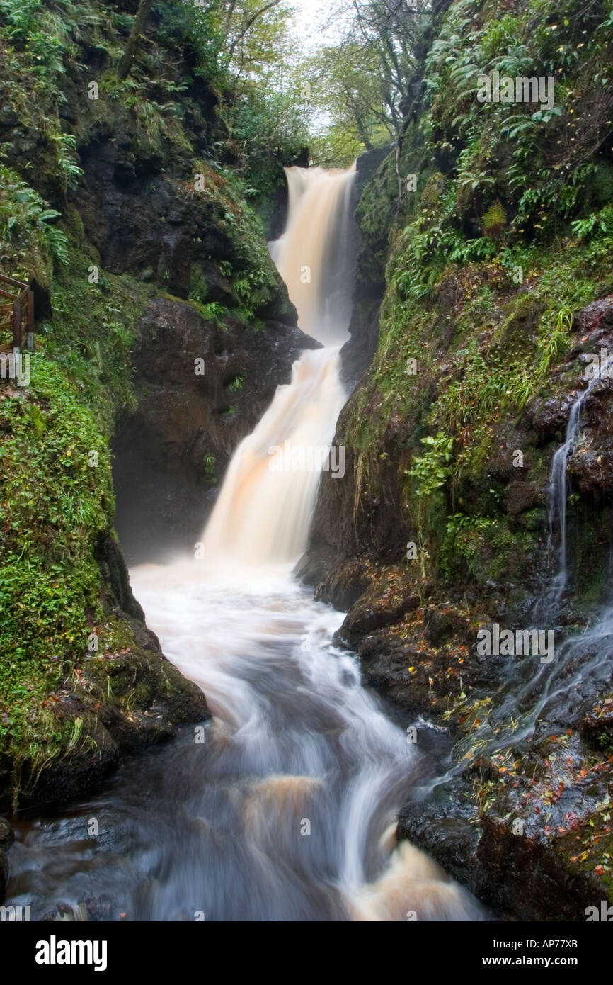 Ess-na-laragh cascata, Glenariff Foto Stock