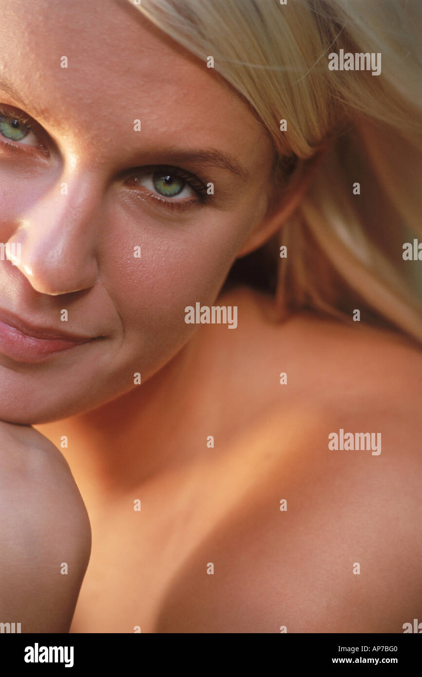 Close up della giovane donna caucasica Foto Stock