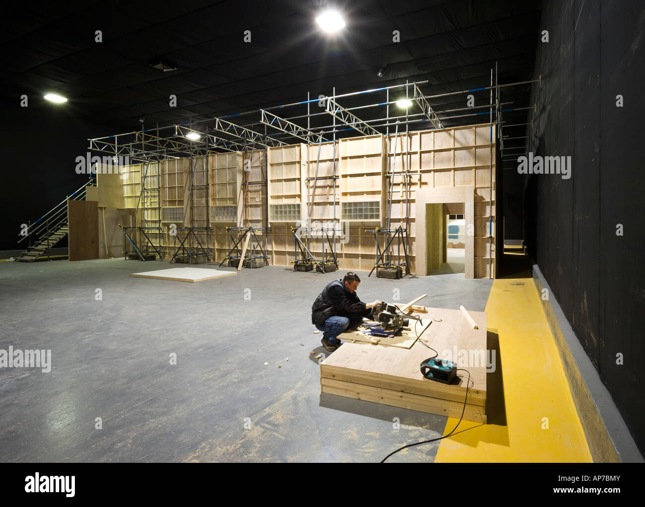 Scenario la costruzione in uno studio TV Inghilterra REGNO UNITO Foto Stock