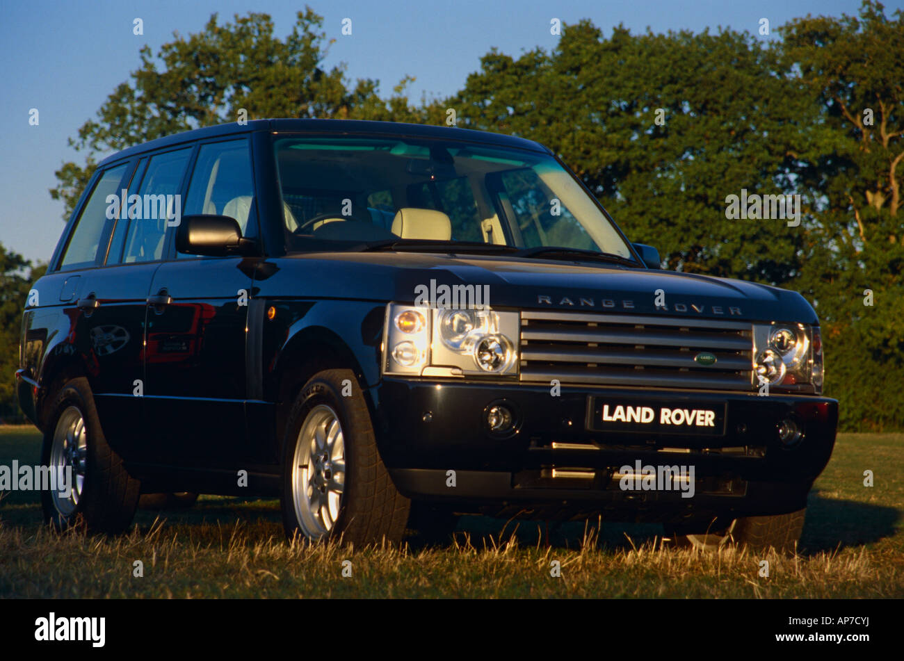 Nuovo Range Rover terza generazione dimostratore sul display al Dunsfold Collezione di Landrovers Open Day 2003, SURREY REGNO UNITO. Foto Stock