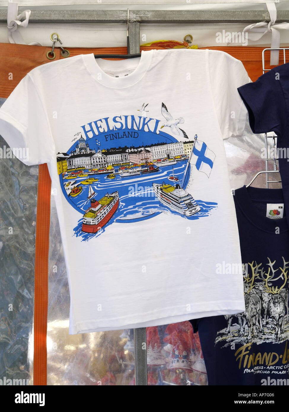 Helsinki, souvenir, T-shirt Foto stock - Alamy